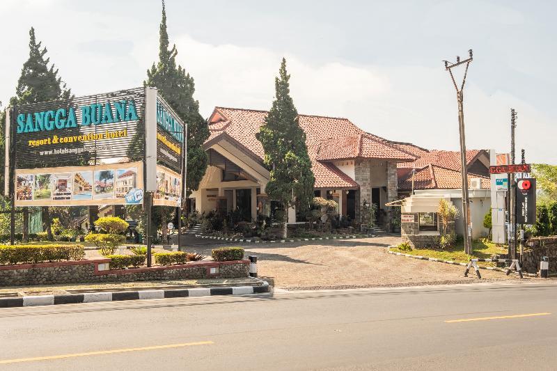 Capital O 1256 Sangga Buana Resort And Convention Hotel Cianjur Esterno foto