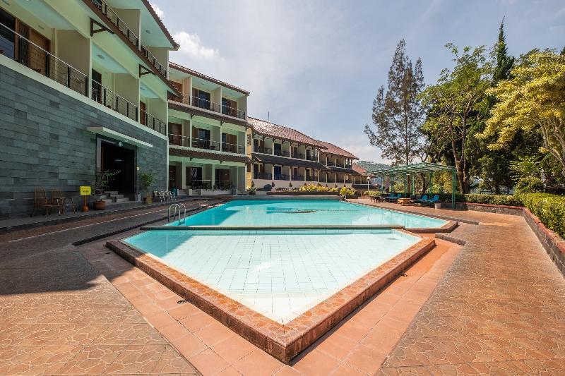Capital O 1256 Sangga Buana Resort And Convention Hotel Cianjur Esterno foto
