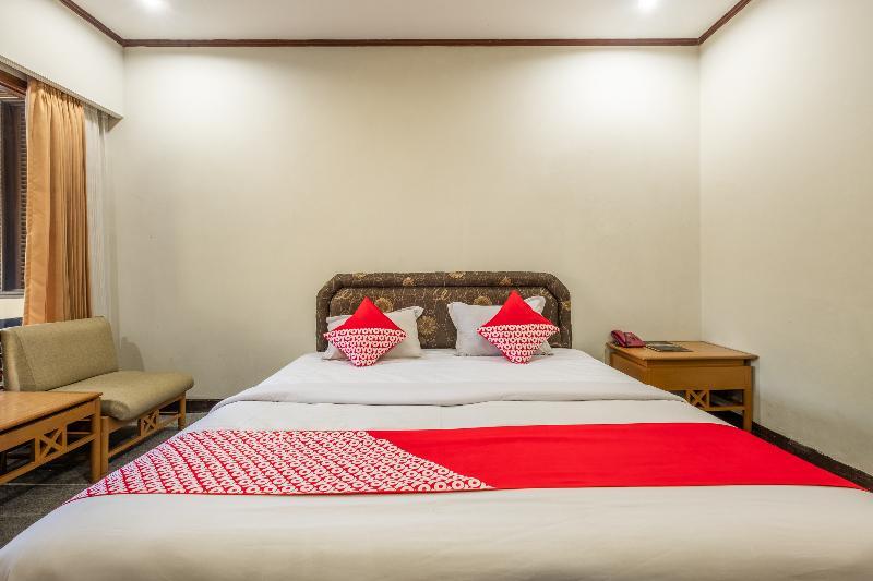 Capital O 1256 Sangga Buana Resort And Convention Hotel Cianjur Esterno foto