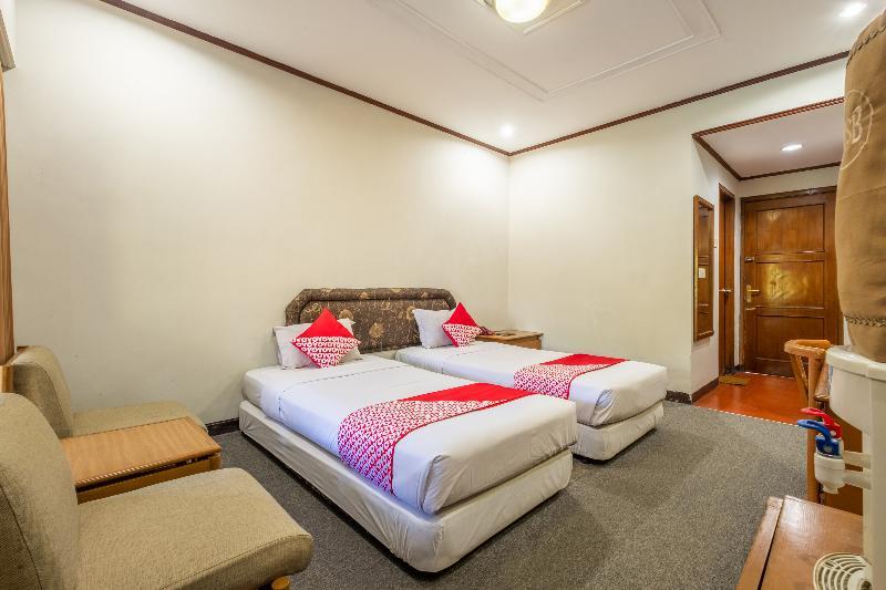 Capital O 1256 Sangga Buana Resort And Convention Hotel Cianjur Esterno foto
